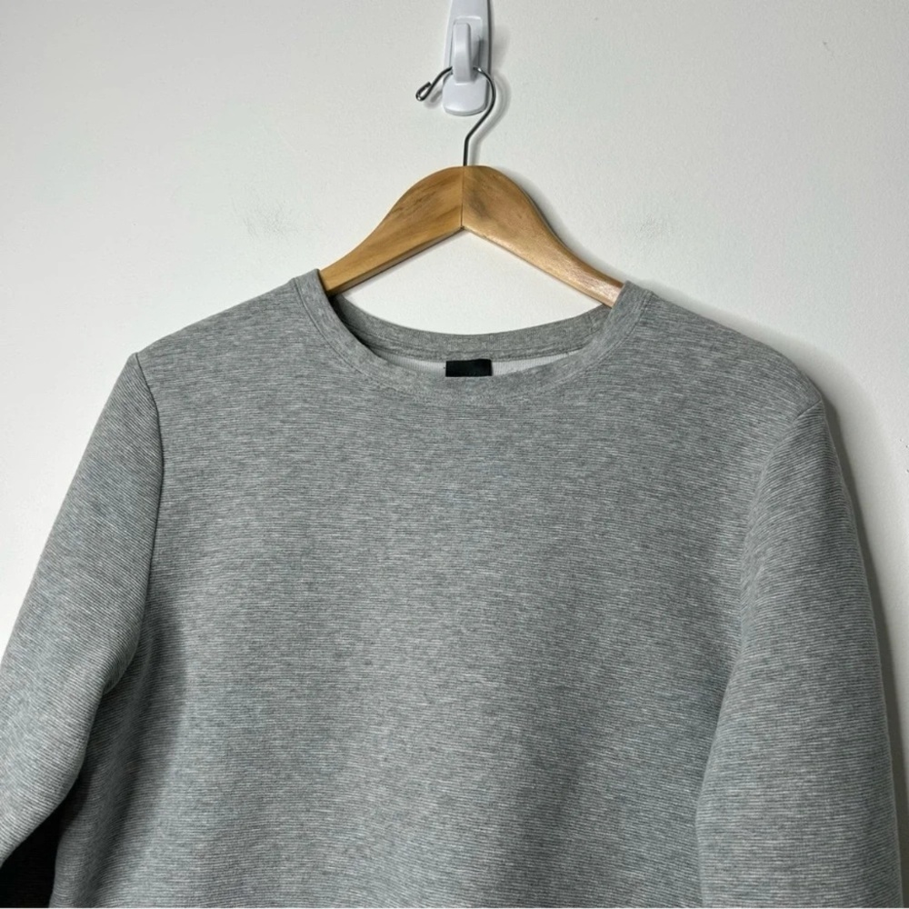 H&M Streetwear Classic Crewneck Mens Medium Ribbed Gray Long Sleeve Office